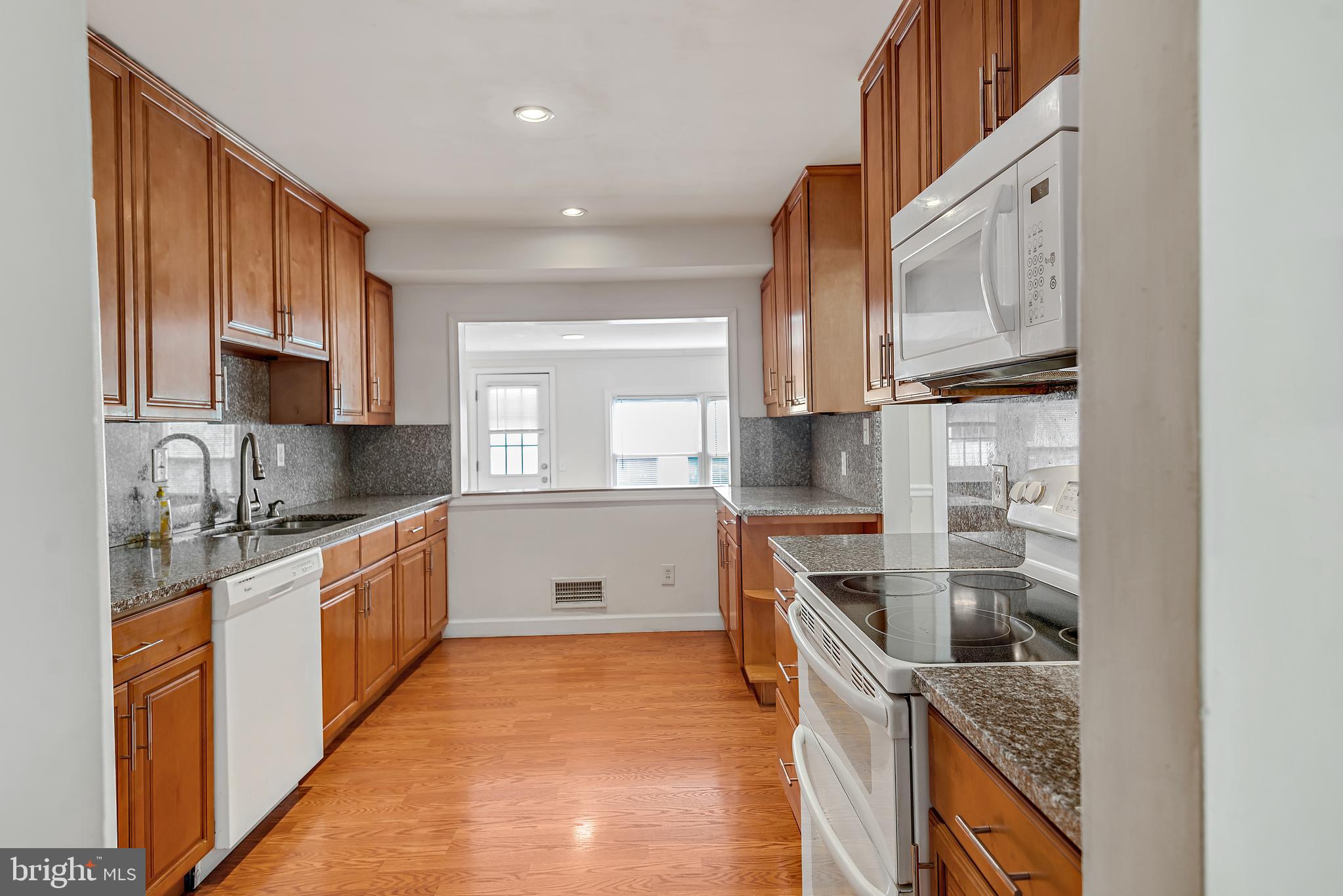 117 Water Street Gaithersburg, MD 20877 - Photo 14 of 37