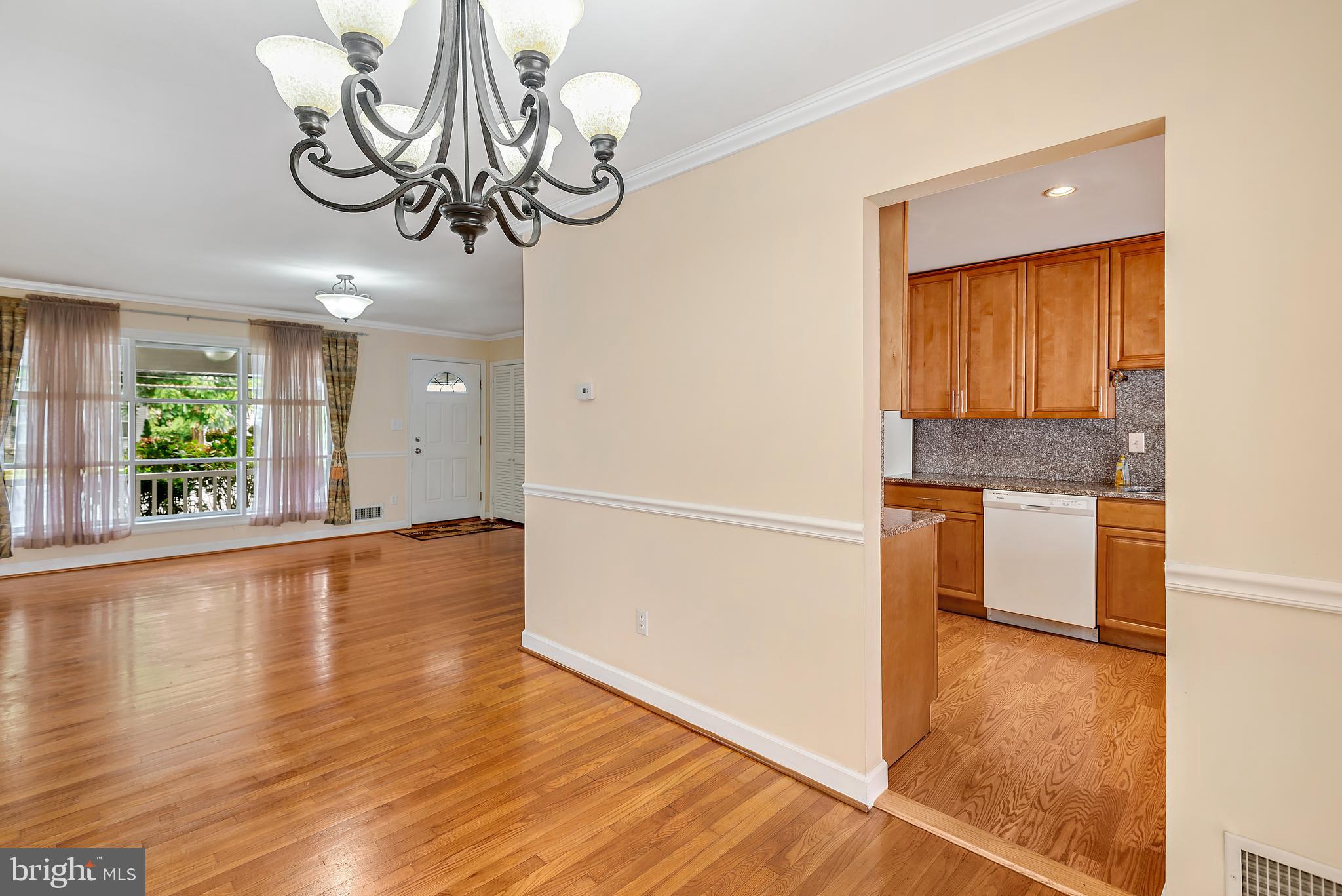 117 Water Street Gaithersburg, MD 20877 - Photo 6 of 37