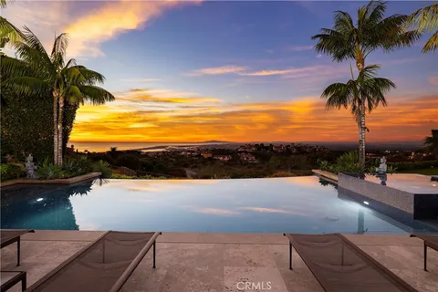 a view of lake view and ocean view