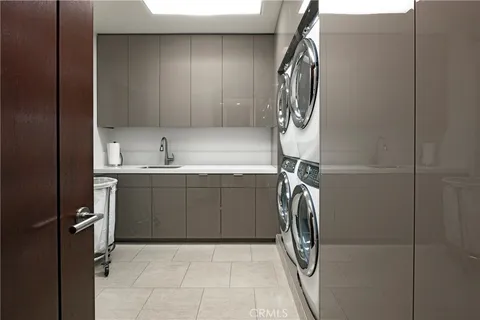 an aerial view of a house with yard swimming pool and outdoor seating