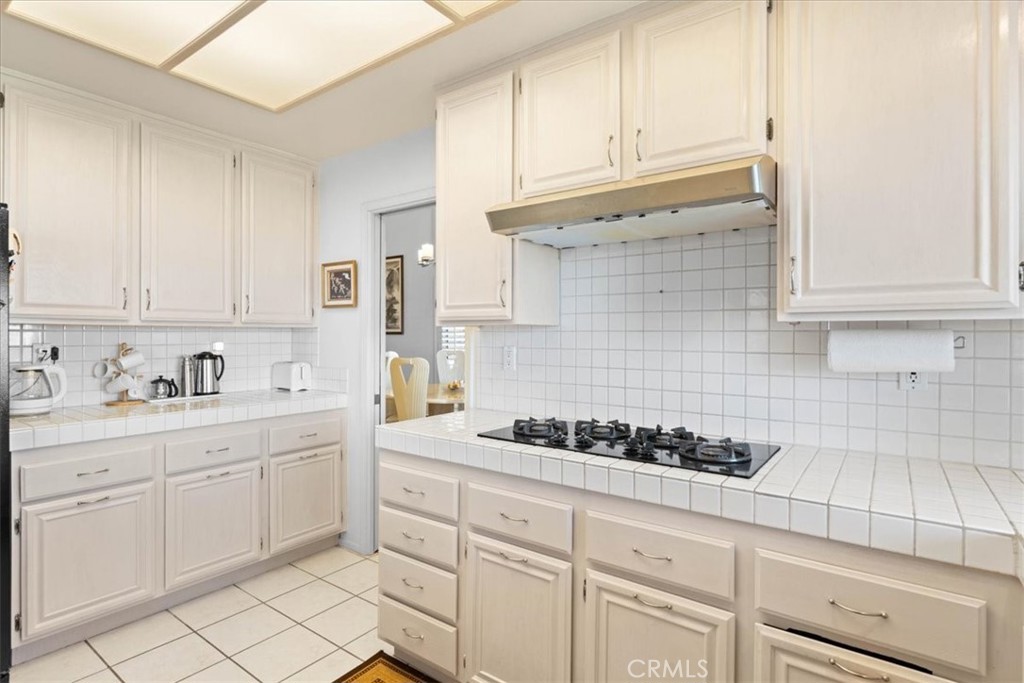 16353 East Peak Court Riverside, CA 92503 - Photo 14 of 55