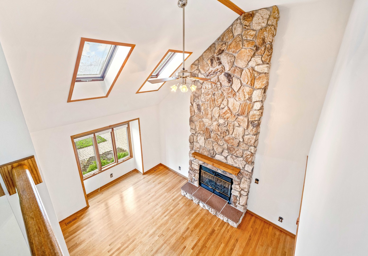 1027 Foxpointe Drive Sycamore, IL 60178 - Photo 33 of 36 a view of an entryway with wooden floor