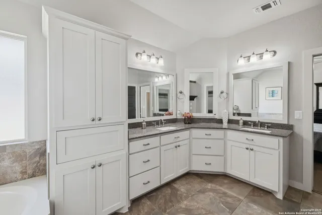 $600,000 | 1516 Denise Drive, New Braunfels, TX 78130