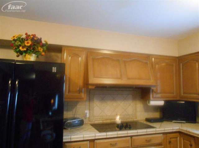 4289 North Center Road Flint, MI 48506 - Photo 14 of 37 20449525-14.JPG