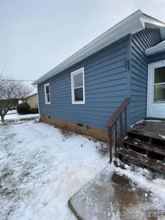 $287,900 | 72 Pleasant Gardens Drive, Taylorsville, NC 28681