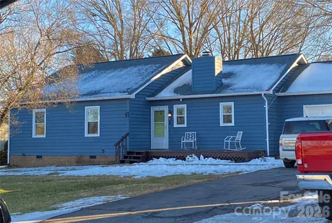 $269,900 | 72 Pleasant Gardens Drive, Taylorsville, NC 28681