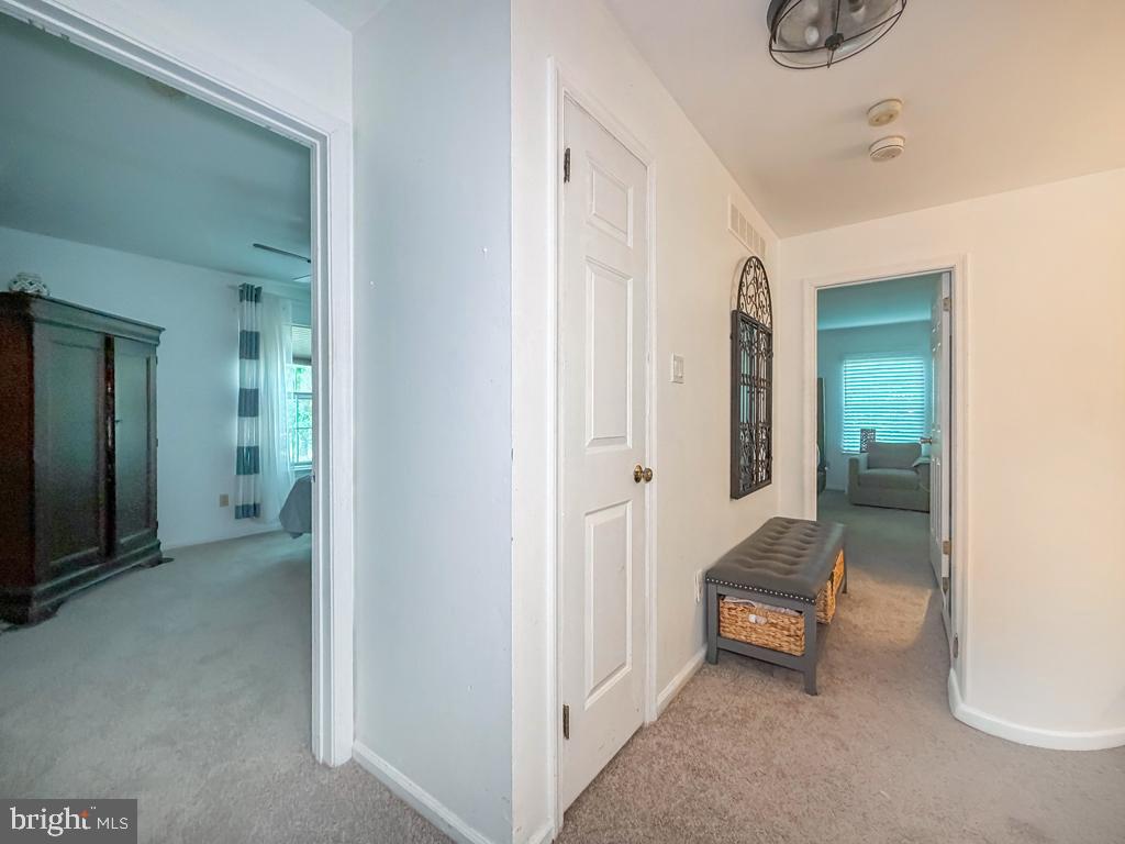 152 Aspen Road Yardley, PA 19067 - Photo 22 of 42 Hallway