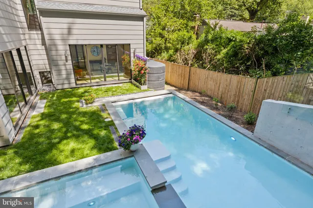 $25,000 | 3554 Military Road, Arlington, VA 22207