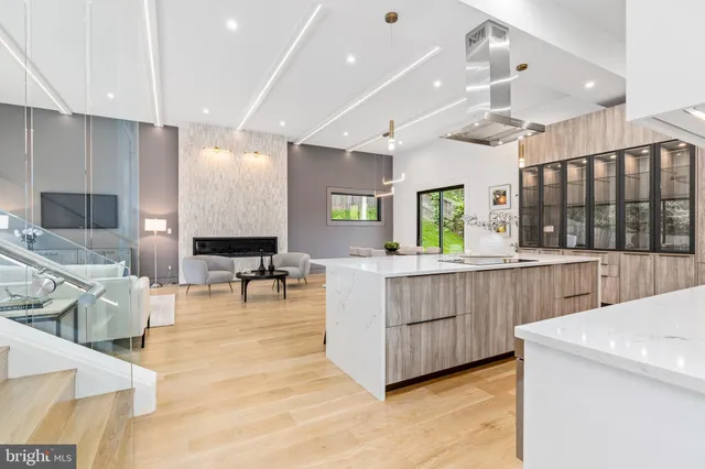 $25,000 | 3554 Military Road, Arlington, VA 22207