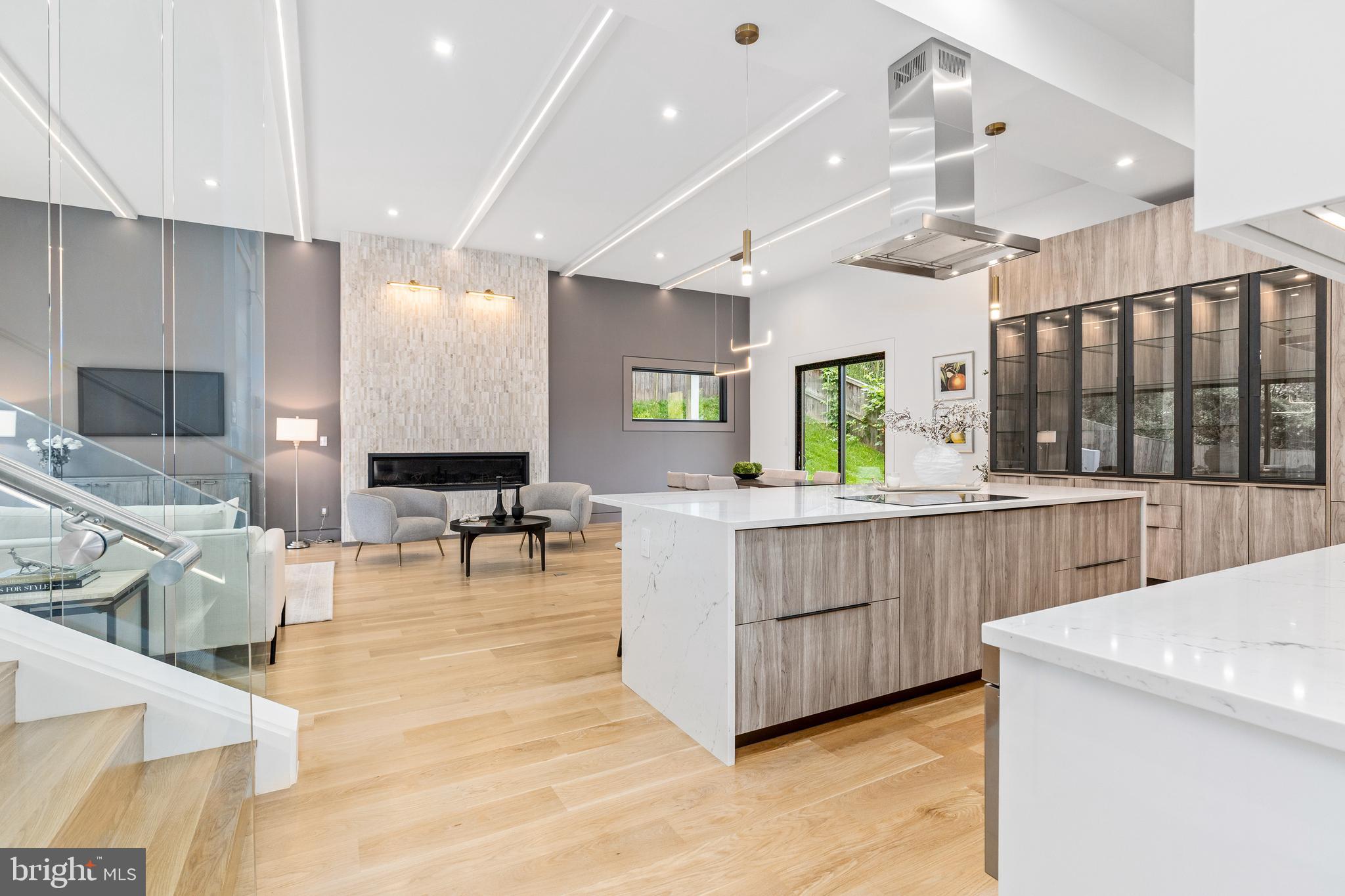 3554 Military Road Arlington, VA 22207 - Photo 7 of 33