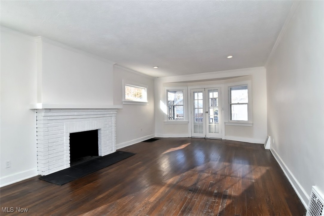 1012 Helmsdale Road Cleveland, OH 44112 - Photo 2 of 34 Gallery Image 2