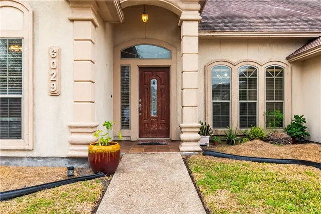 $339,000 | 6029 Timbergate Drive, Corpus Christi, TX 78414