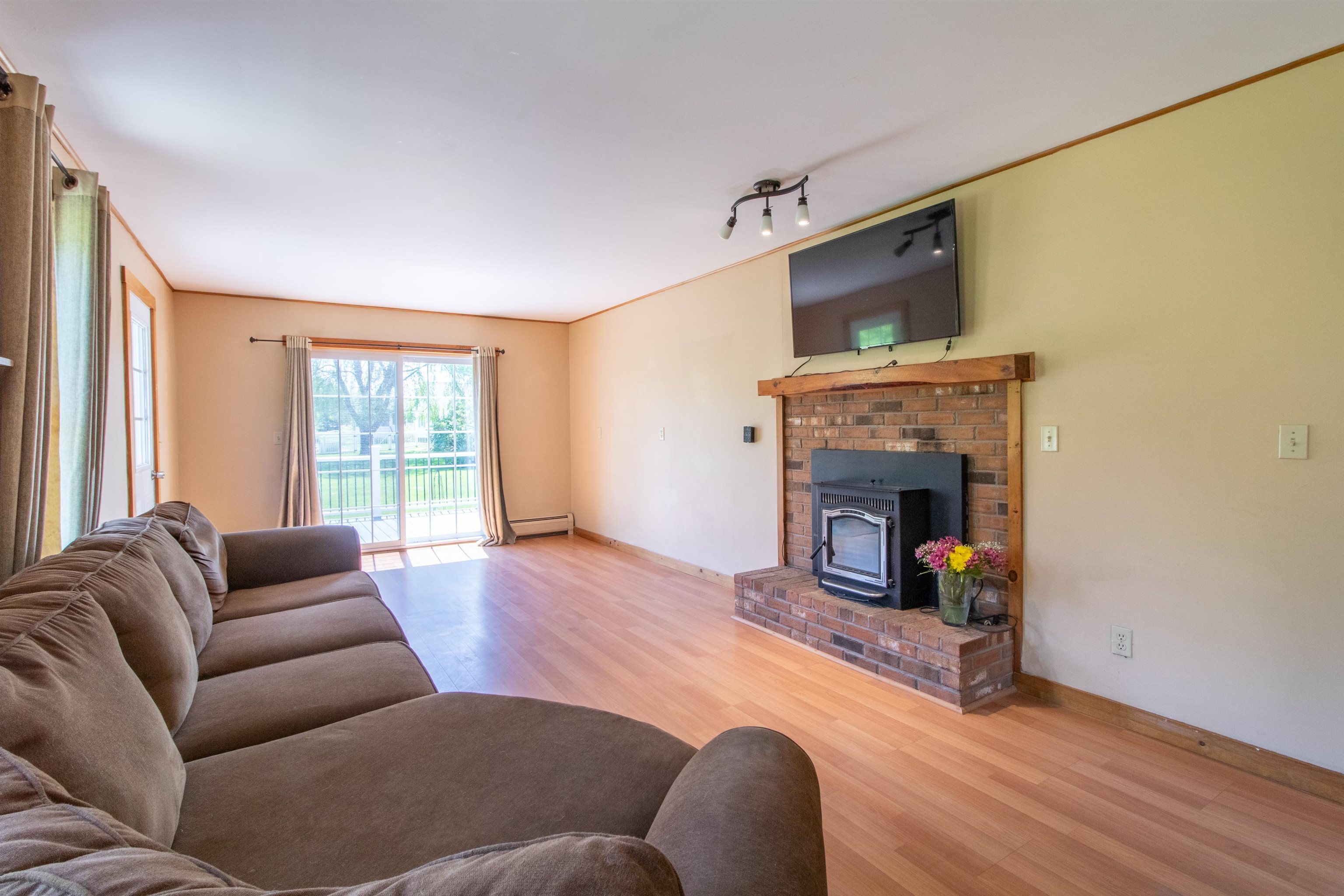 2147 Vermont Rte 111 Derby, VT 05829 - Photo 16 of 56