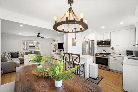 $365,000 | 224-09 Manor Road, Unit LOWER) 2408 | Bellerose