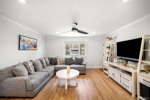 $365,000 | 224-09 Manor Road, Unit LOWER) 2408 | Bellerose