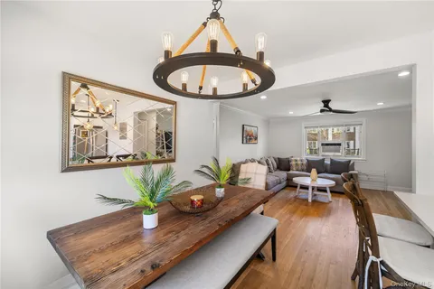 $365,000 | 224-09 Manor Road, Unit LOWER) 2408 | Bellerose