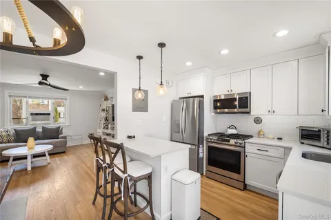 $365,000 | 224-09 Manor Road, Unit LOWER) 2408 | Bellerose