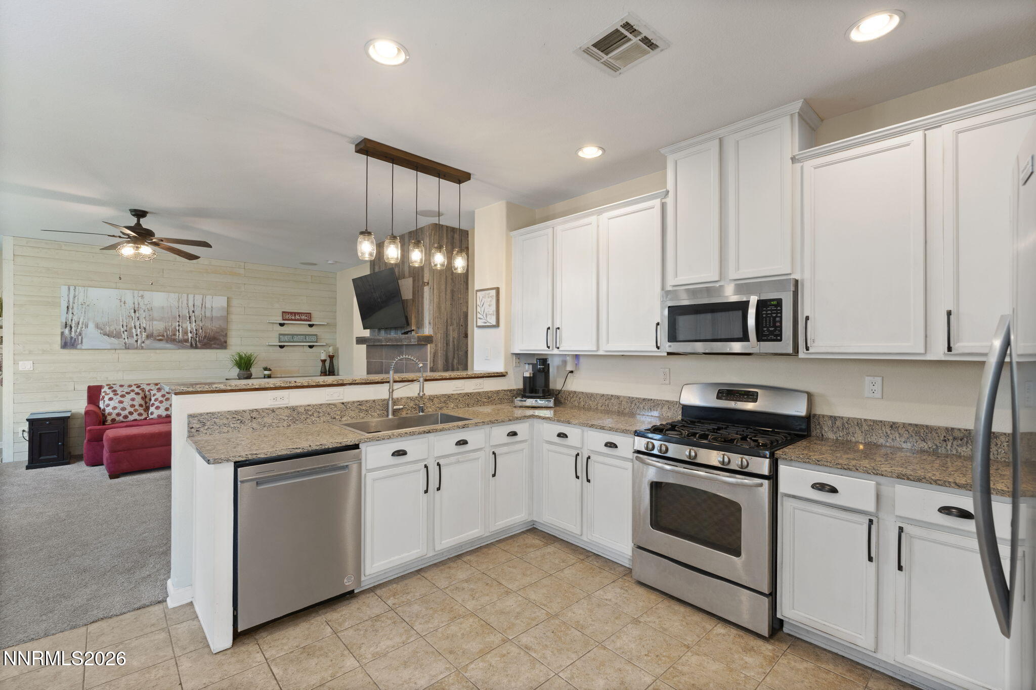 9185 Raytheon Court Reno, NV 89506 - Photo 14 of 34 18-web-or-mls-DSC09484