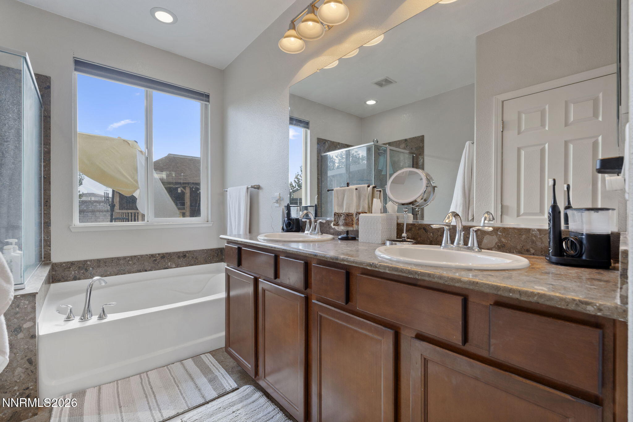 9185 Raytheon Court Reno, NV 89506 - Photo 17 of 34 21-web-or-mls-DSC09429