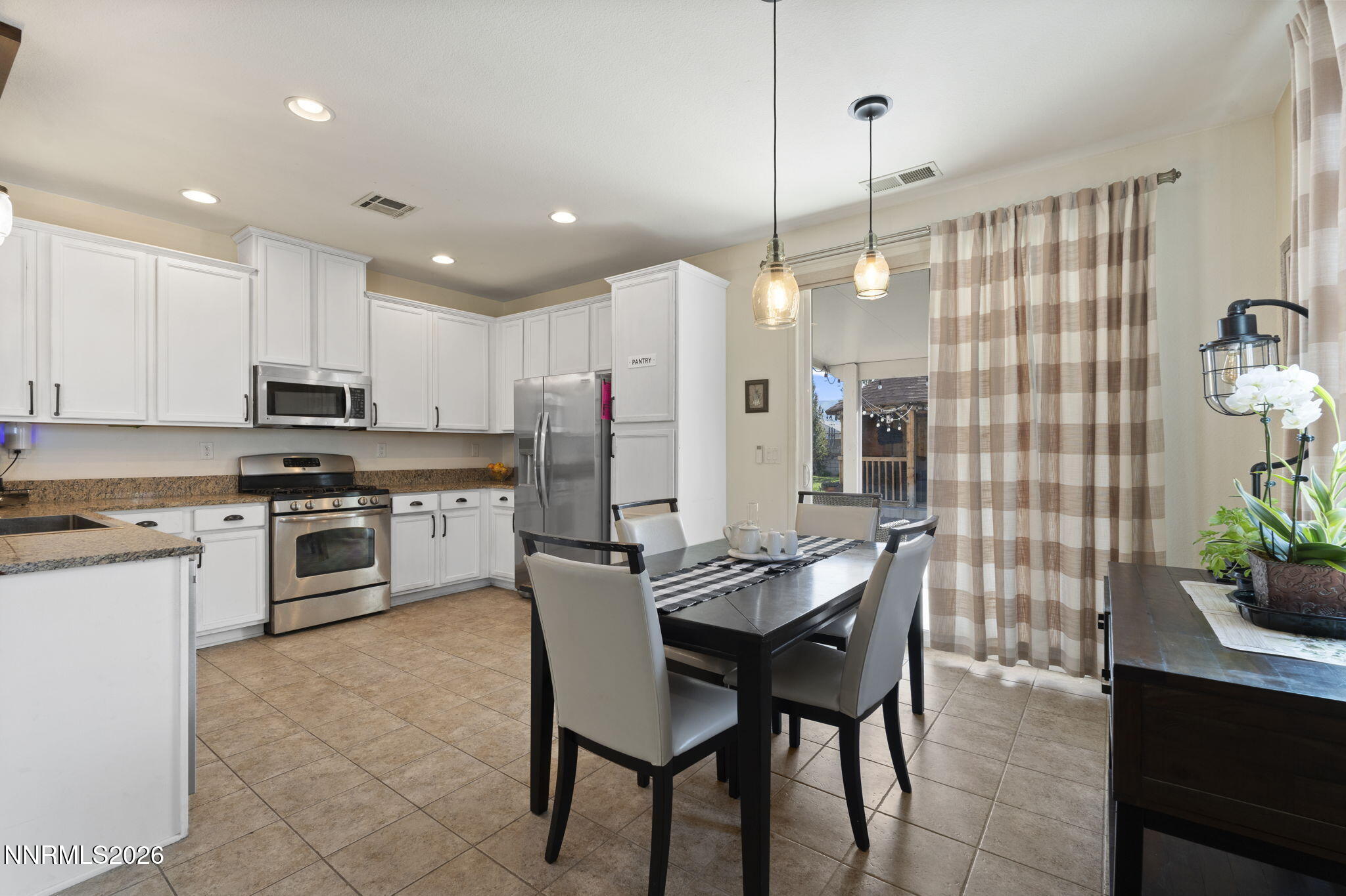 9185 Raytheon Court Reno, NV 89506 - Photo 10 of 34 12-web-or-mls-DSC09474