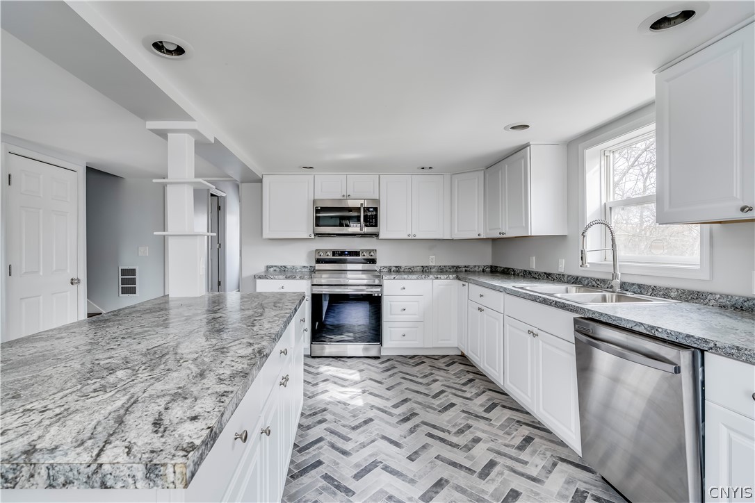 20 Garden Road Philadelphia, NY 13673 - Photo 7 of 50