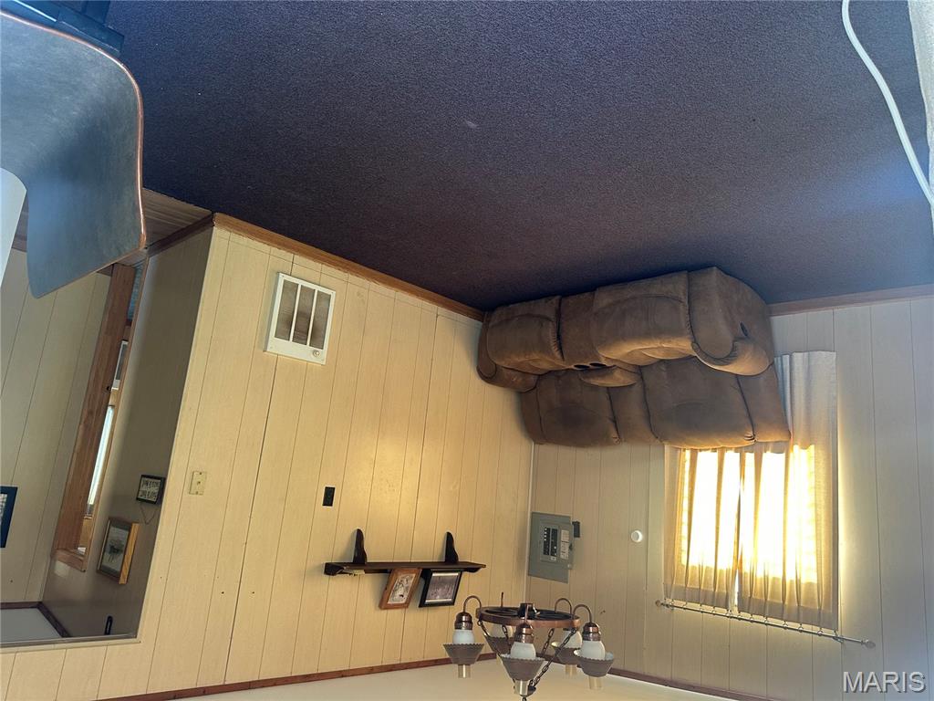 72 South River Road Elsberry, MO 63343 - Photo 2 of 13