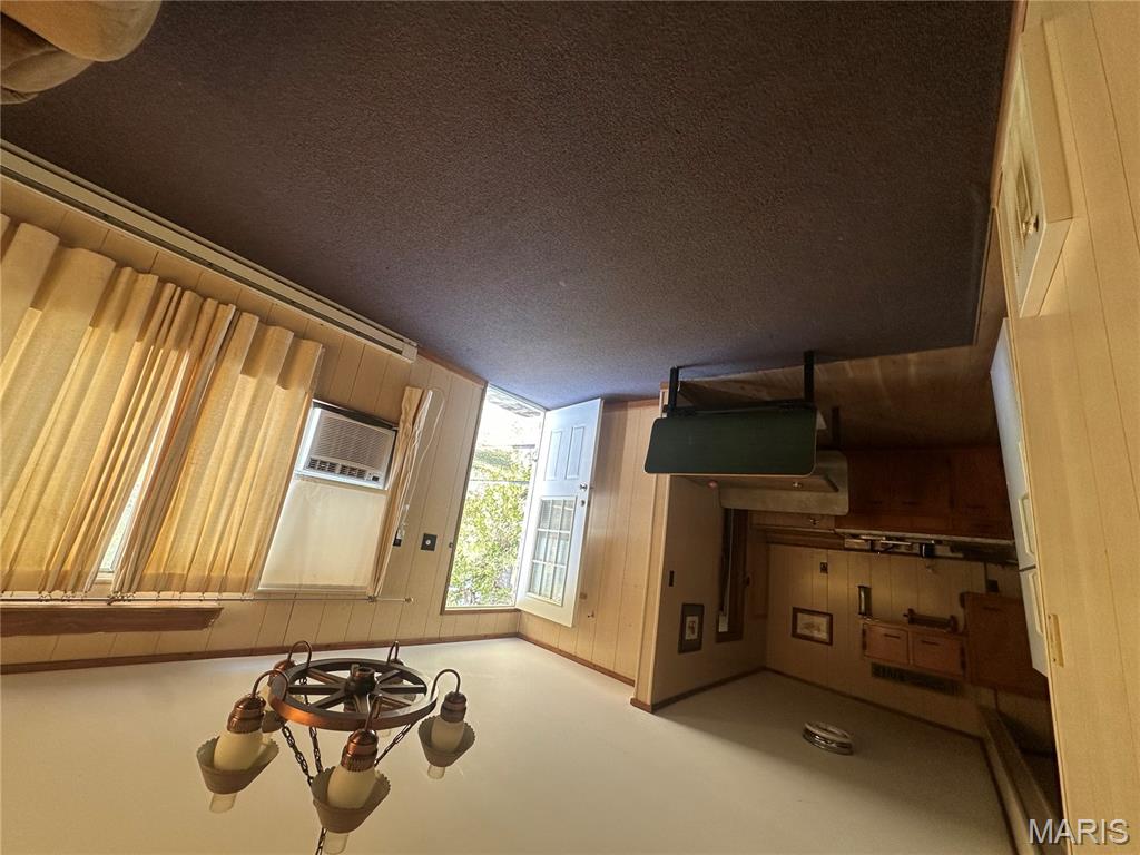 72 South River Road Elsberry, MO 63343 - Photo 3 of 13