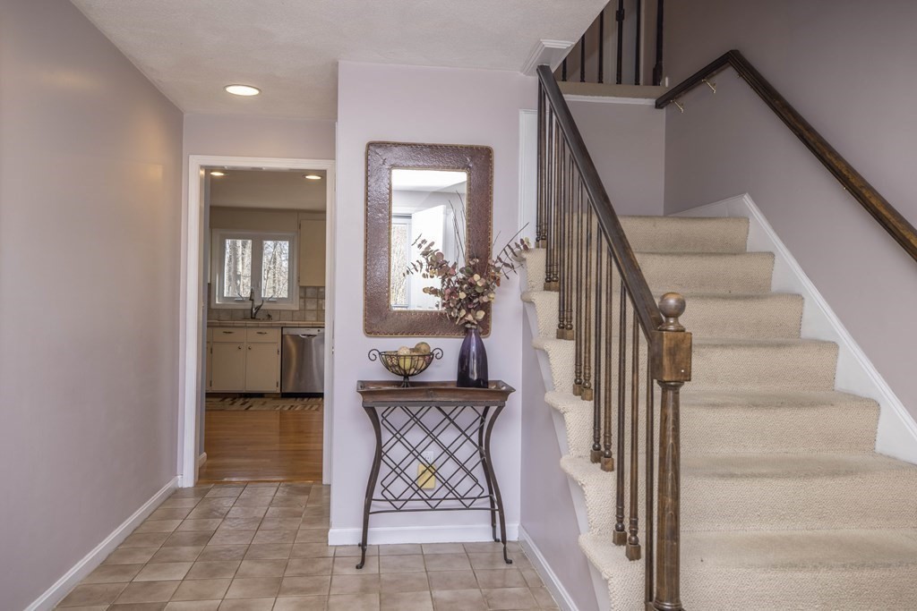 72 Hampton Road Sharon, MA 02067 - Photo 3 of 35