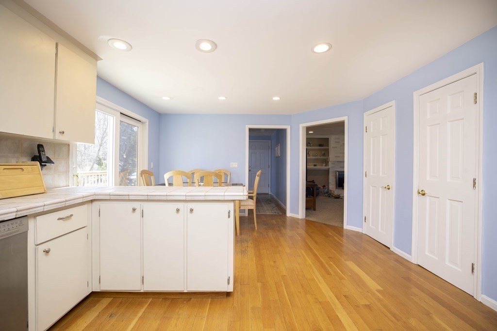 72 Hampton Road Sharon, MA 02067 - Photo 6 of 35