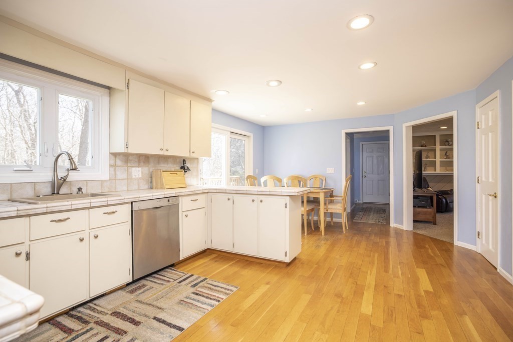 72 Hampton Road Sharon, MA 02067 - Photo 7 of 35