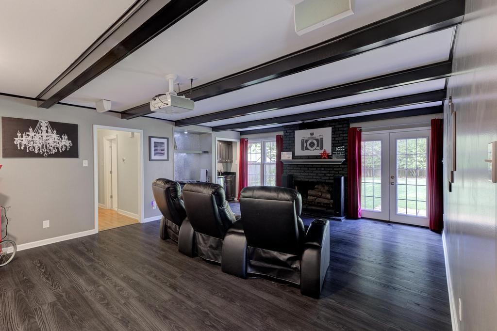 2289 Kirby Road Memphis, TN 38119 - Photo 12 of 35 a view of a livingroom with furniture and window
