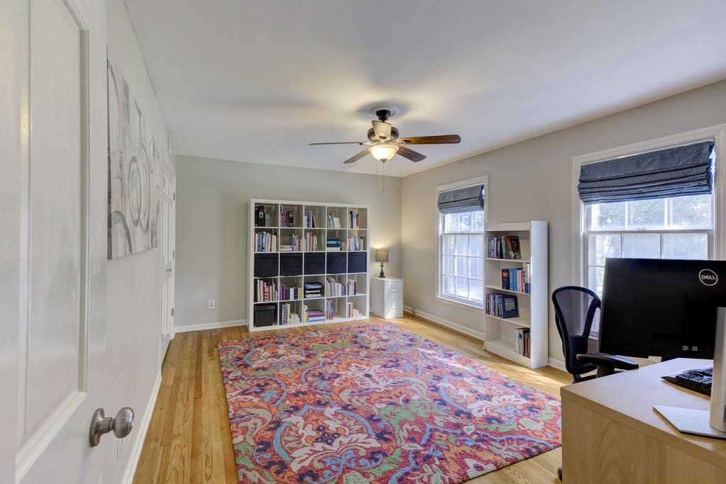 2289 Kirby Road Memphis, TN 38119 - Photo 26 of 35 a workspace with furniture and window