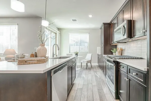 $2,695 | 1437 East Via Viola Way, Fresno, CA 93730