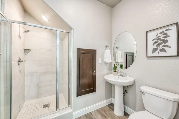 $2,695 | 1437 East Via Viola Way, Fresno, CA 93730