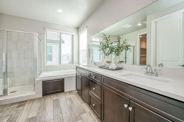 $2,695 | 1437 East Via Viola Way, Fresno, CA 93730