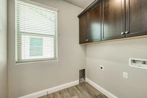 $2,695 | 1437 East Via Viola Way, Fresno, CA 93730
