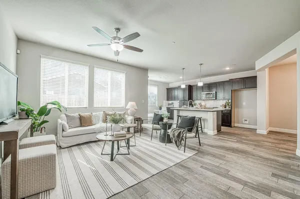 $2,695 | 1437 East Via Viola Way, Fresno, CA 93730