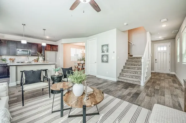 $2,695 | 1437 East Via Viola Way, Fresno, CA 93730