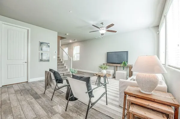 $2,695 | 1437 East Via Viola Way, Fresno, CA 93730