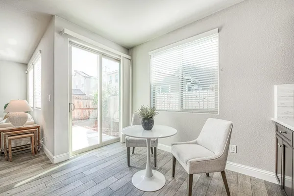 $2,695 | 1437 East Via Viola Way, Fresno, CA 93730