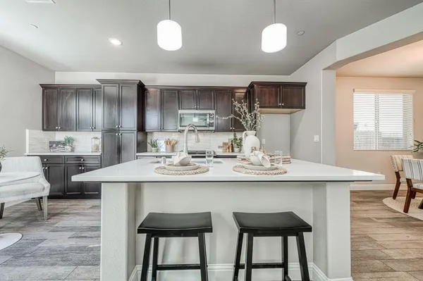 $2,695 | 1437 East Via Viola Way, Fresno, CA 93730