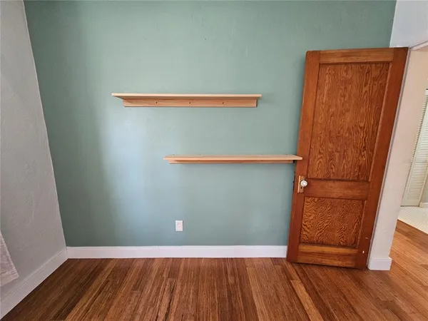 a view of utility room