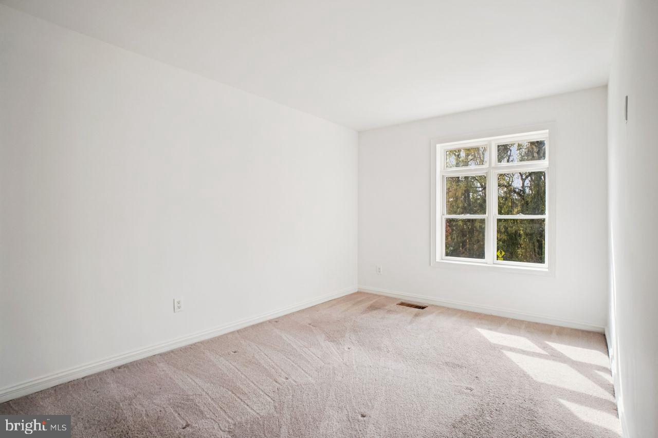 5105 Overlook Park Annandale, VA 22003 - Photo 15 of 32 an empty room with a window