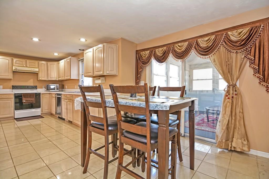 373 Union Street Ashland, MA 01721 - Photo 5 of 26 Gallery Image 5