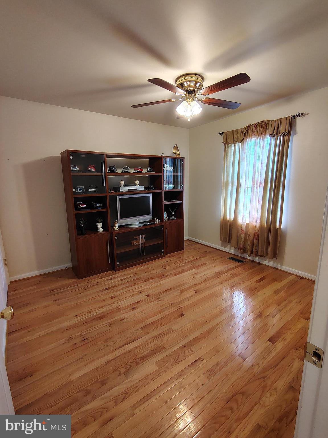 2424 Golupski Road Baltimore, MD 21221 - Photo 12 of 26 Bedroom