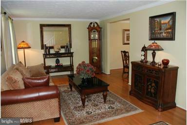 6116 Covered Bridge Road Burke, VA 22015 - Photo 2 of 17 Living Room