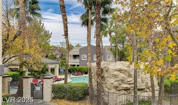 $2,100 | 5250 South Rainbow Boulevard, Unit 1135, Las Vegas, NV 89118