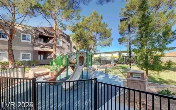 $2,100 | 5250 South Rainbow Boulevard, Unit 1135, Las Vegas, NV 89118