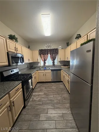 $2,100 | 5250 South Rainbow Boulevard, Unit 1135, Las Vegas, NV 89118