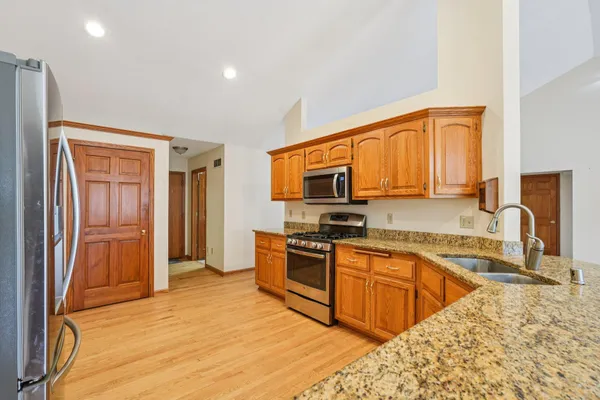 $465,000 | 16605 West Sumerland Court, New Berlin, WI 53151
